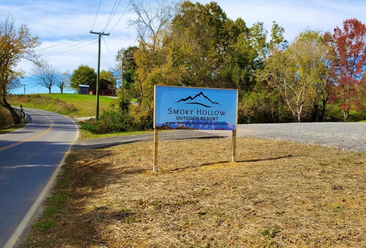 Smoky Hollow Outdoor Resort Covered Wagon Sevierville Exterior photo